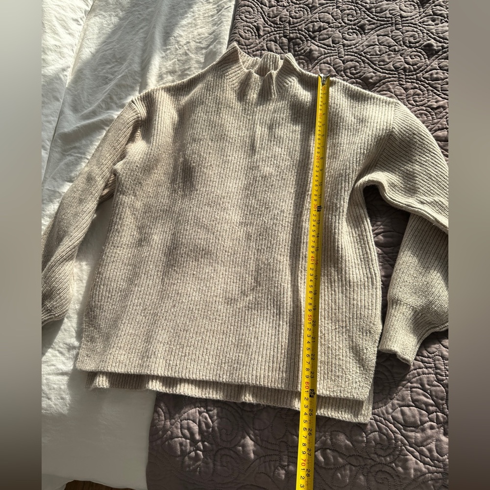 GAP Women's Cream/Tan Mockneck Sweater